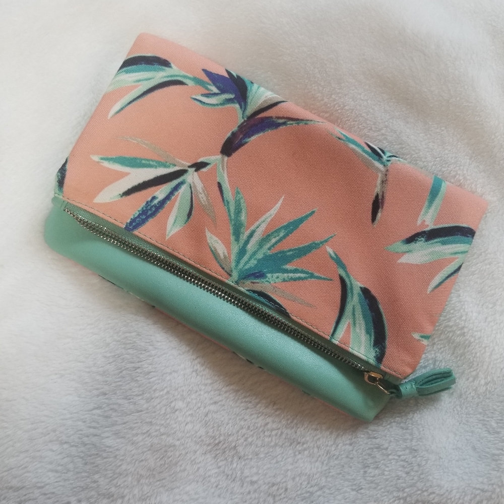 Leaf print clutch